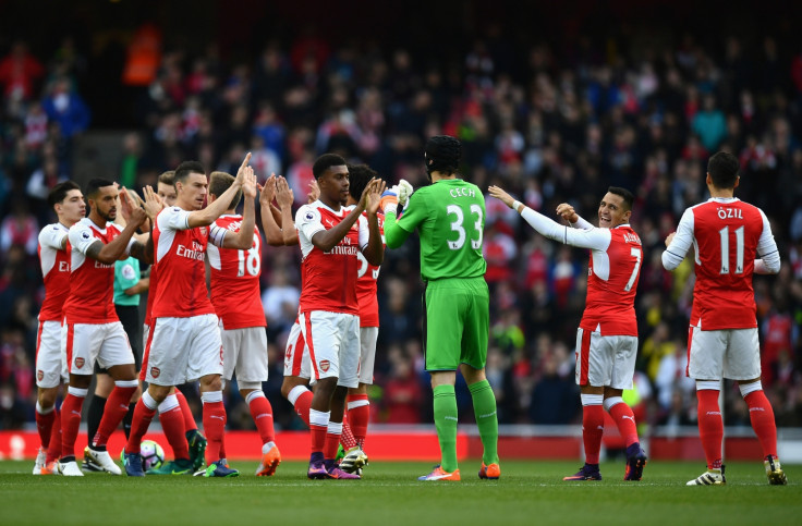 Arsenal players before kick-off