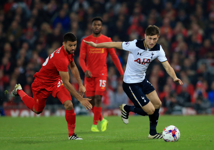 Ben Davies turns on the ball