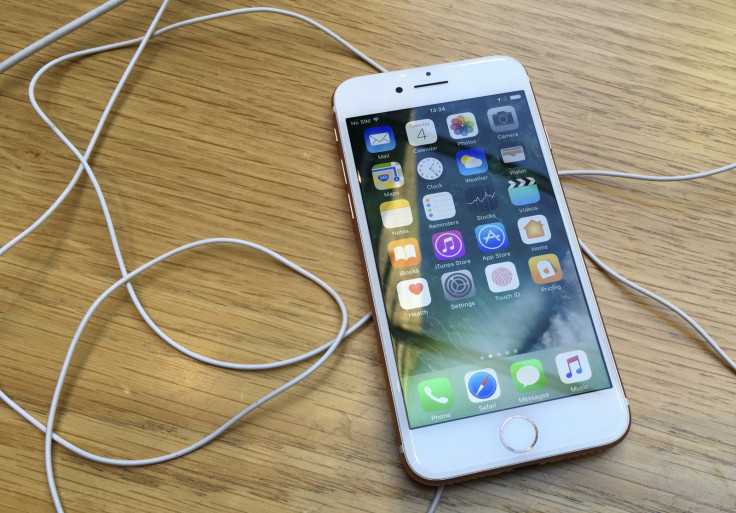 iPhone 7 on display in Apple Store