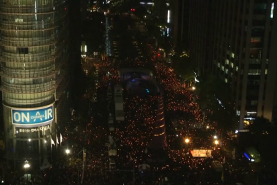 Protesters in Seoul demand South Korean President Park Geun-hye's resignation