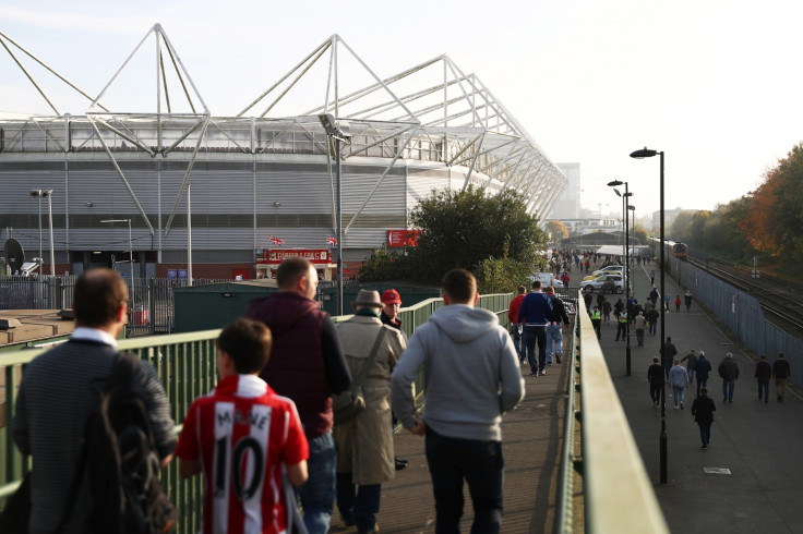 Fans en route to the game