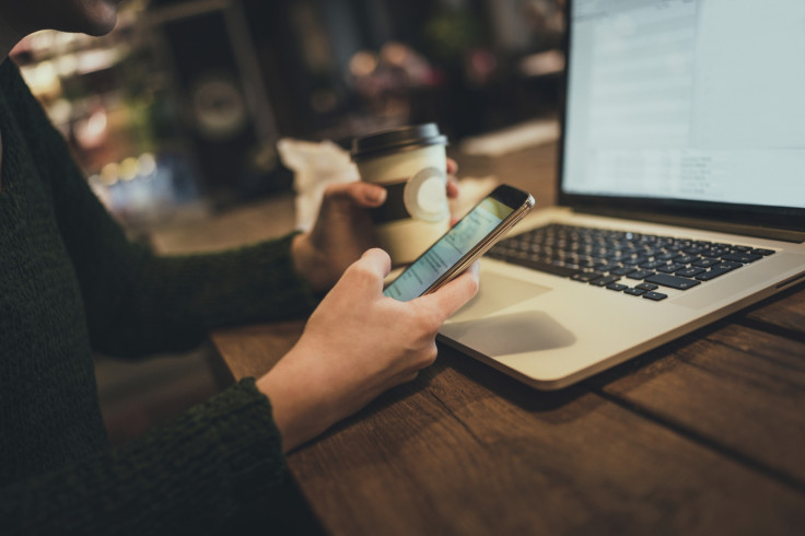 Proximity between a computer and a smartphone