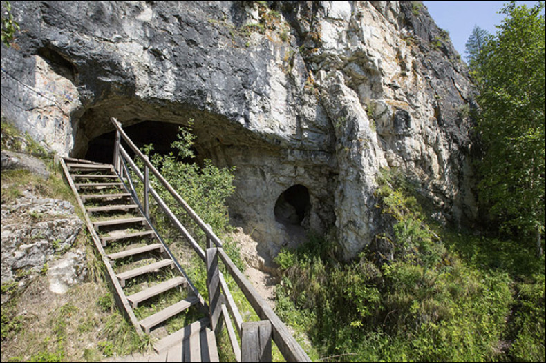 Entrance to Denisova Cave