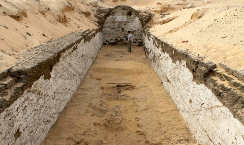 boat burial Egypt