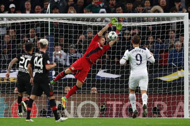 Eric Dier strikes the bar Eric Dier strikes the bar