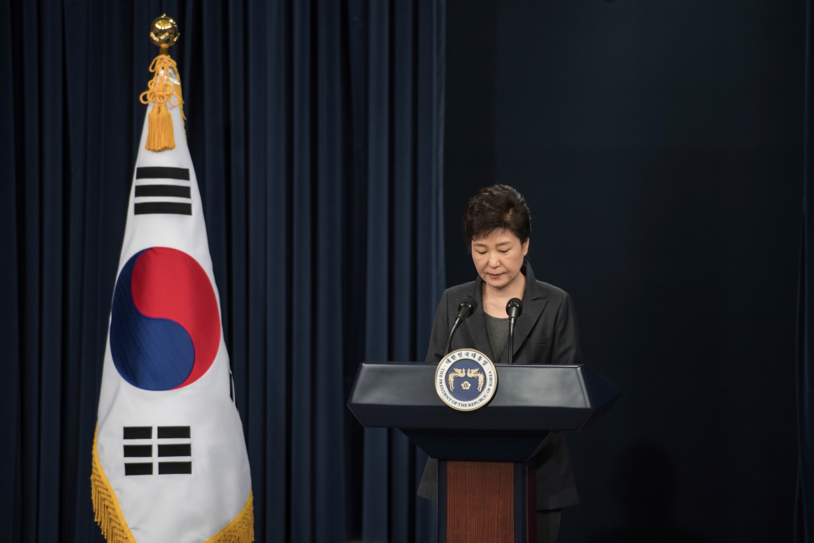 South Korea's Parliament Introduces Bill To Impeach President Park Geun ...