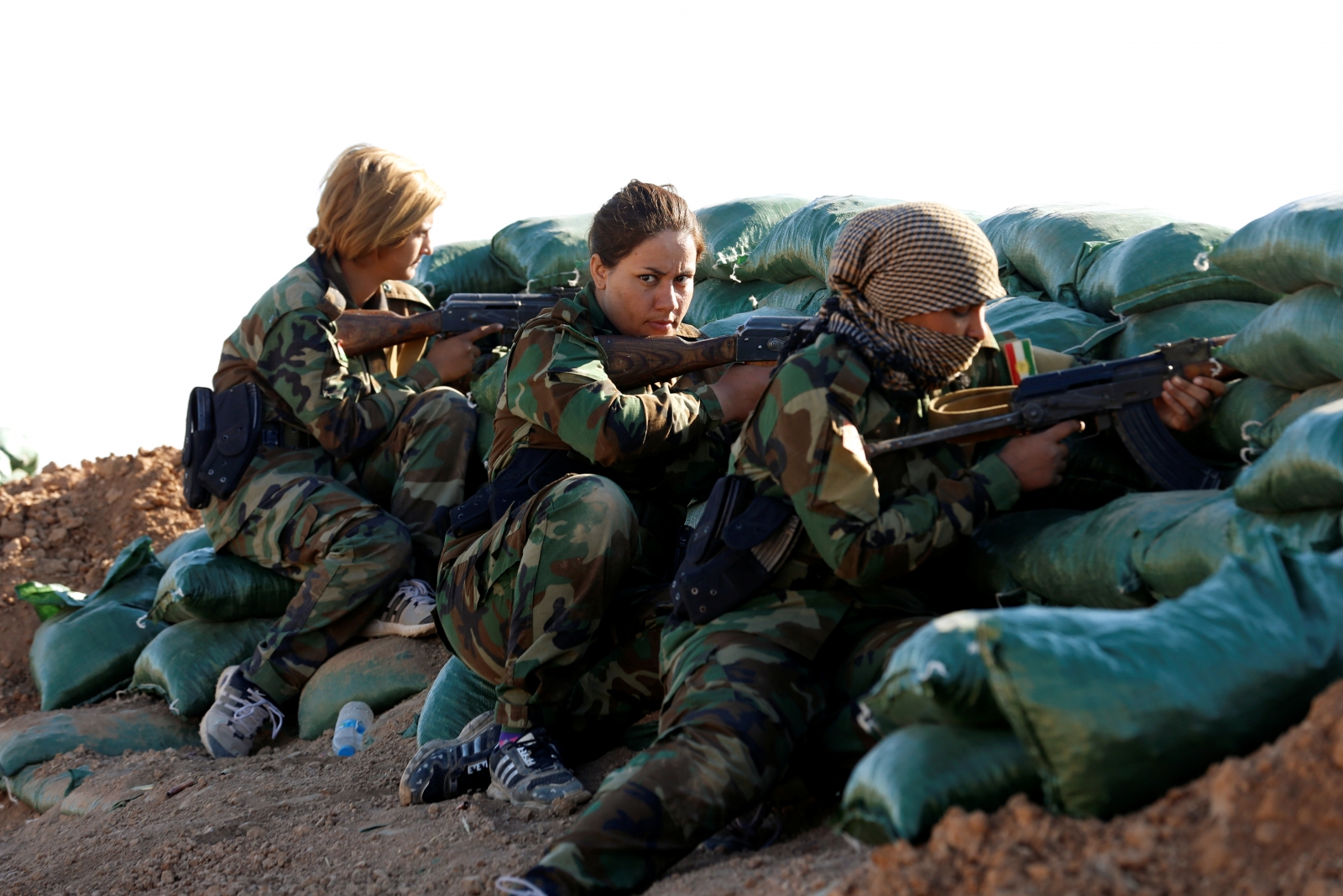 War On Isis Female Kurdish Peshmerga Fighters Using Weapons And Songs In Northern Iraq