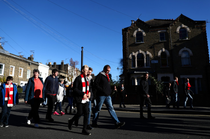 Fans head to the game