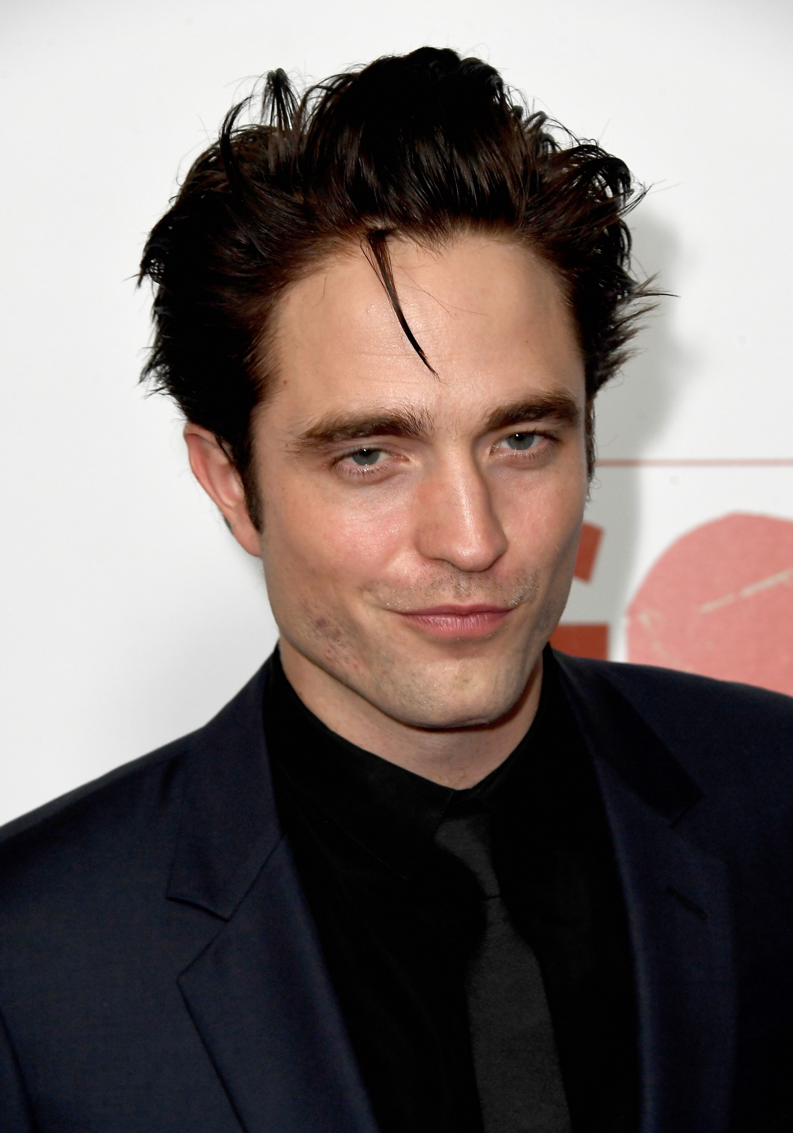 Robert Pattinson's new look as alter-ego Edward Cullen sparks new Twilight movie rumours1600 x 2286