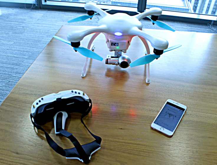 Ehang Ghostdrone 2.0, VR goggles and smartphone