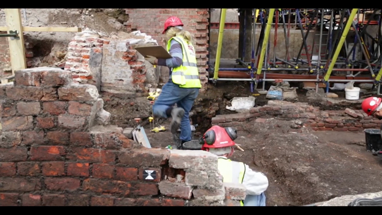 Shakespeare S Curtain Theatre London Archaeologists Reveal