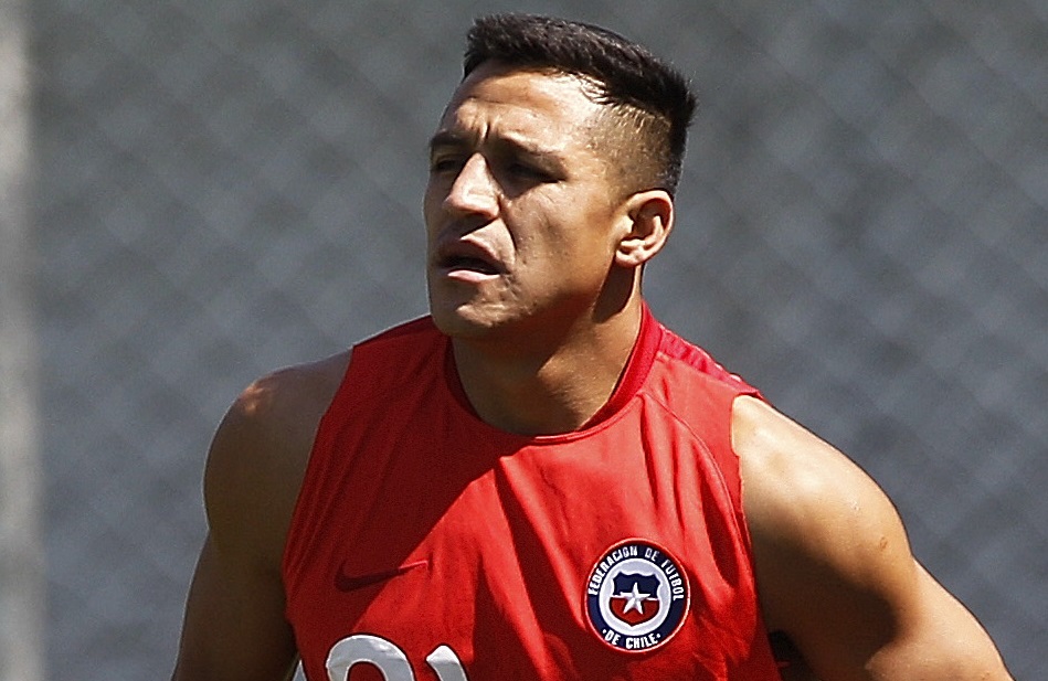 Alexis Sanchez: Arsenal star returns to Chile training ...