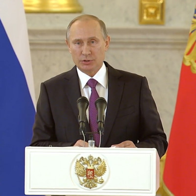 Vladimir Putin congratulates Donald Trump on winning US presidential election