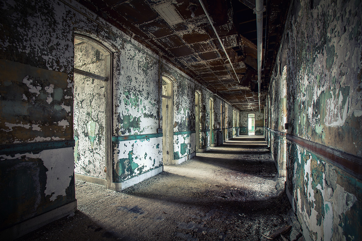 Abandoned Asylums by Matt van der Velde: Eerie photos of infamous US ...