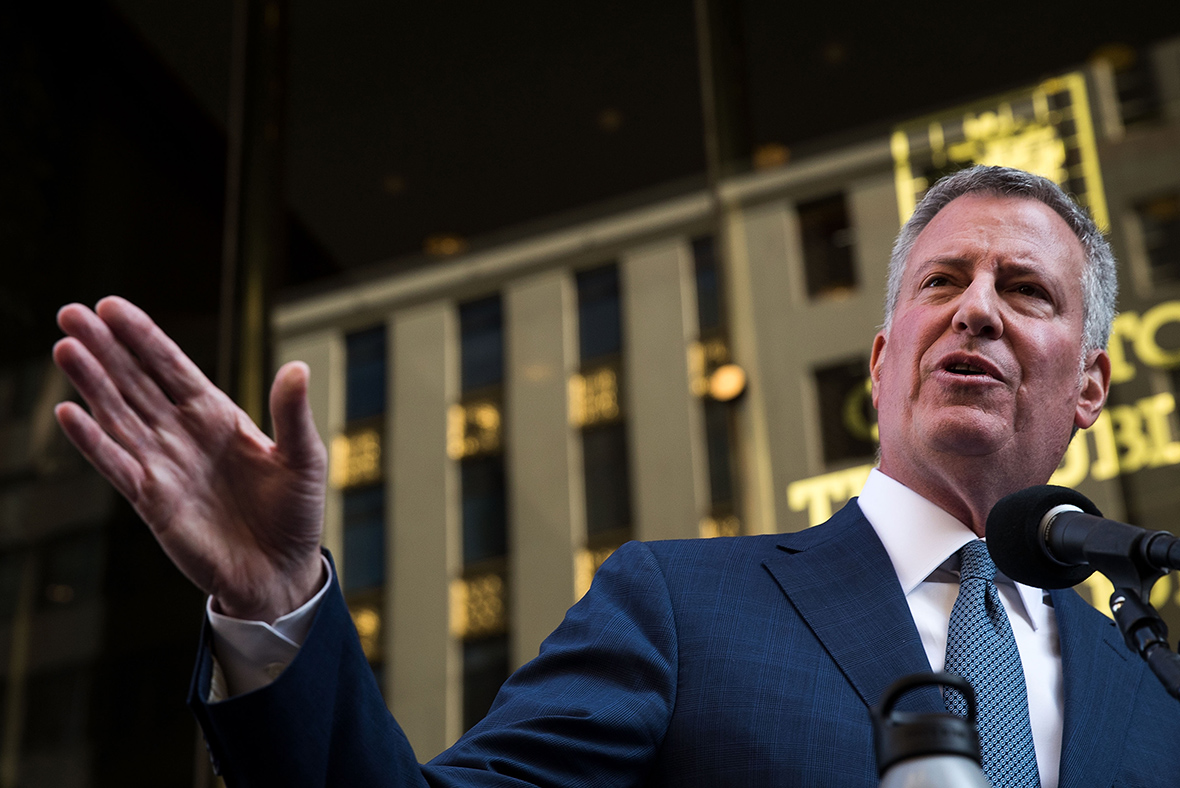 New York Mayor Bill De Blasio Shares Tax Returns Telling Trump 'It's ...