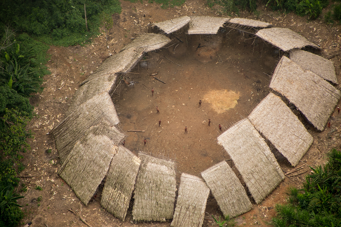 Photos Of Uncontacted Yanomami Amazon Tribe Surviving Amid Illegal ...