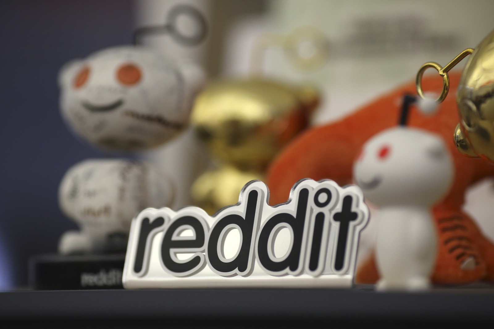 Petition demands Reddit CEO Steve Huffman resigns for editing