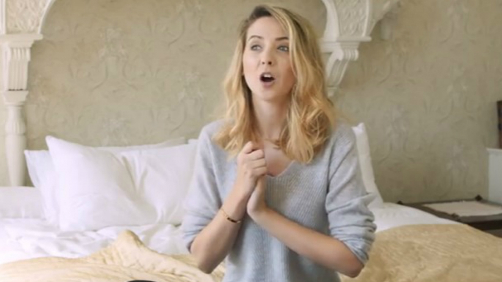 Zoella Youtube Vlogger Says Ghostwriting Scandal And Underwear Selfie Backlash Left Her