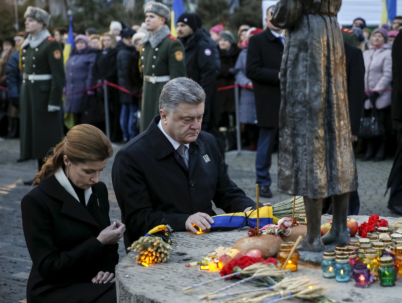  Ukraine President Petro Poroshenko Maryn Holodomor memorial