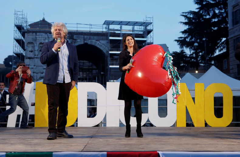 Beppe Grillo campaigns for No vote