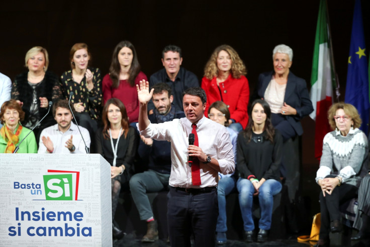 Matteo Renzi campaigns for Yes vote
