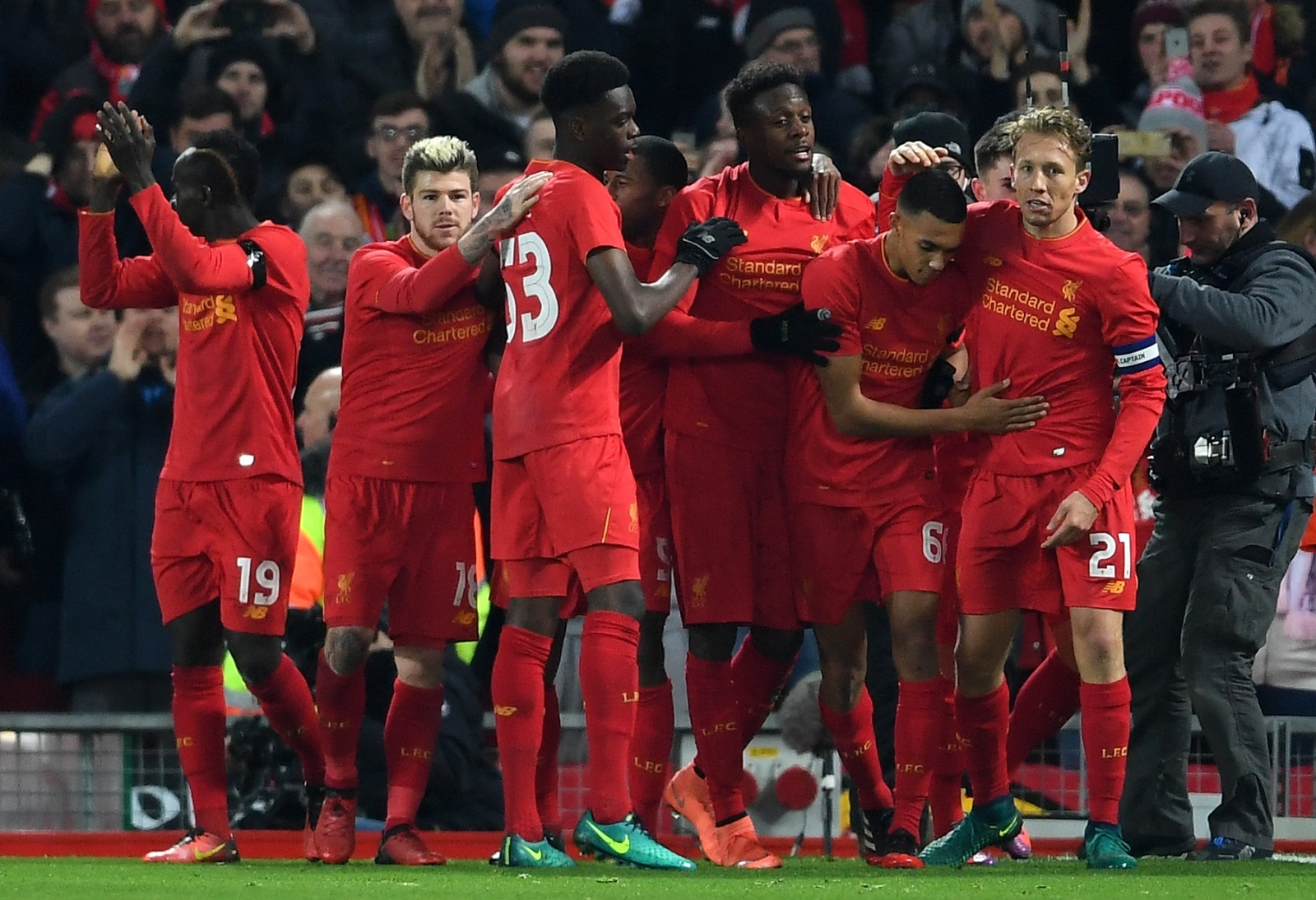 EFL Cup quarter-final draw live: Watch Liverpool and Manchester United ...