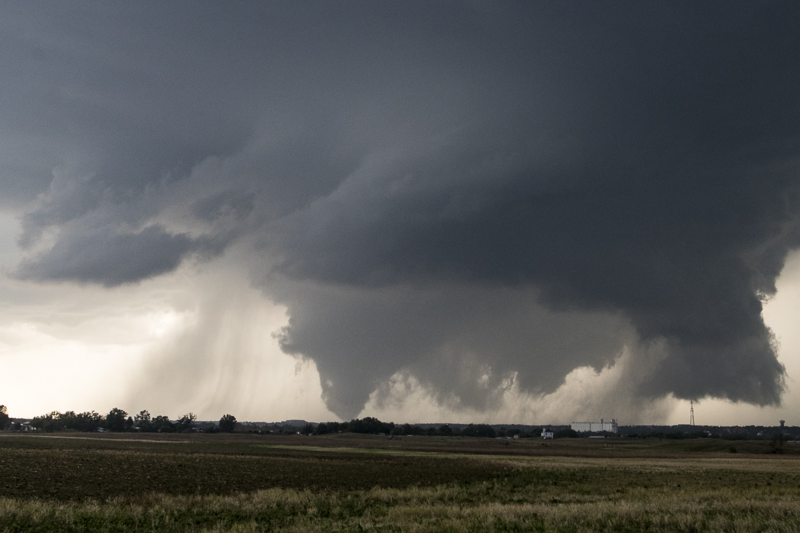 Extreme weather: Tornado clusters doubled in size in 50 years and no ...