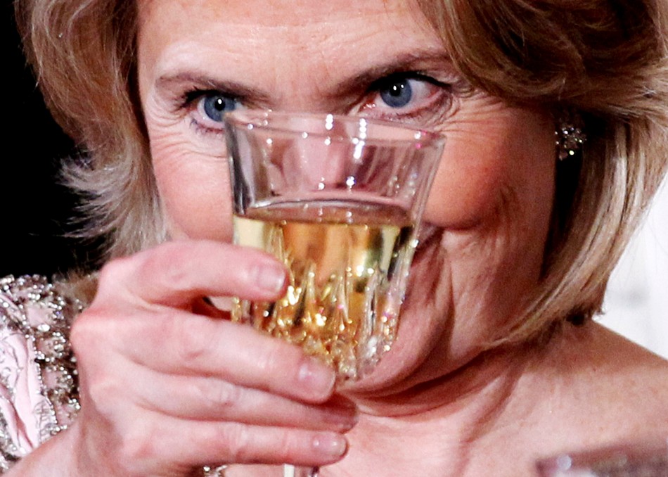 Cut down on those drinks: Dementia clearly linked to chronic boozing Cut down on those drinks: Dementia clearly linked to chronic boozing