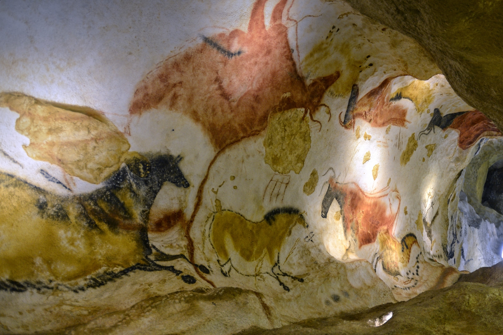 Lascaux caves New site sheds light on mysterious Palaeolithic art