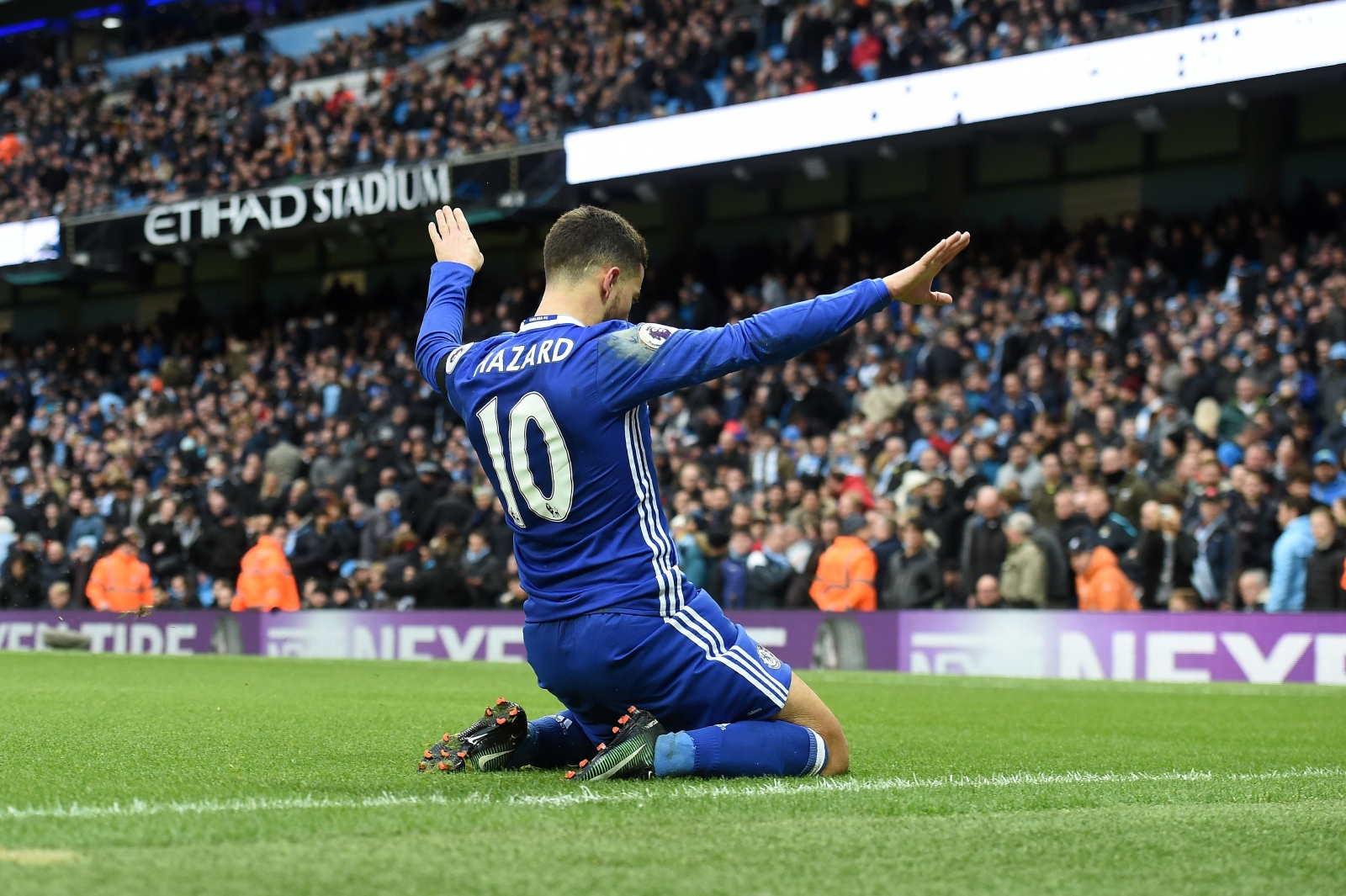 Chelsea duo Eden  Hazard  and N Golo Kante lead shortlist 