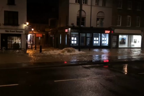 Burst water main forces Islington streets to close