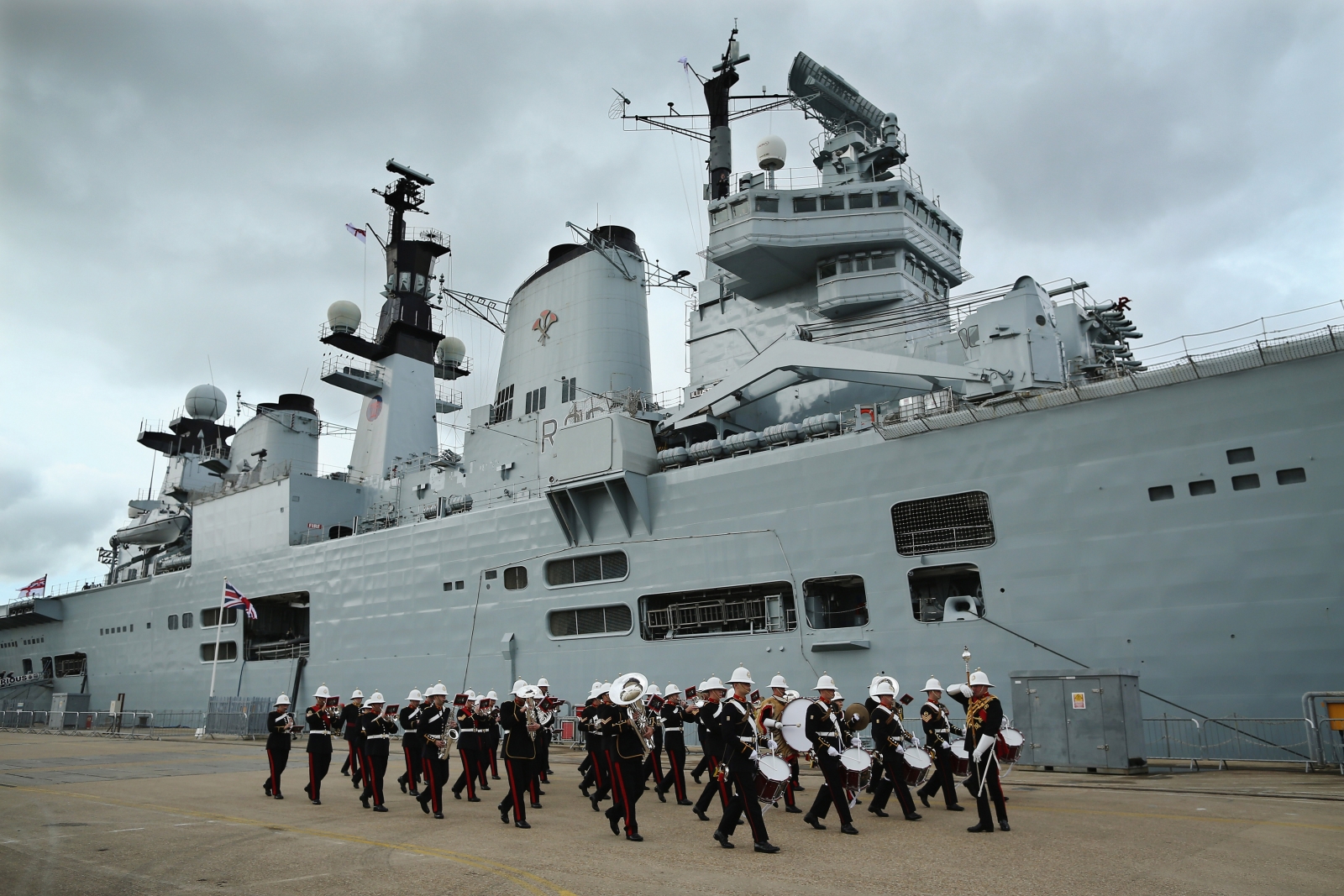 hms-illustrious-lusty-sets-off-on-her-final-journey