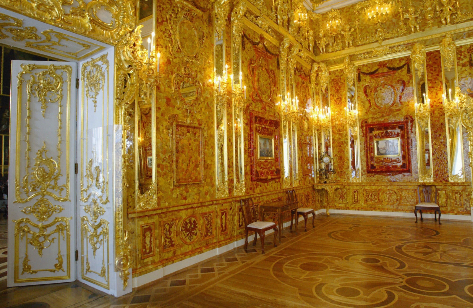 amber room wilhelm gustloff st lost titanic nazi wreck treasures petersburg restored rumoured contain why found war hitler