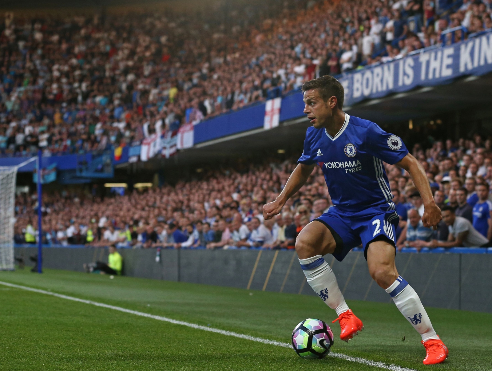 Cesar Azpilicueta: Chelsea Defender Signs Signs New Contract Ahead Of ...