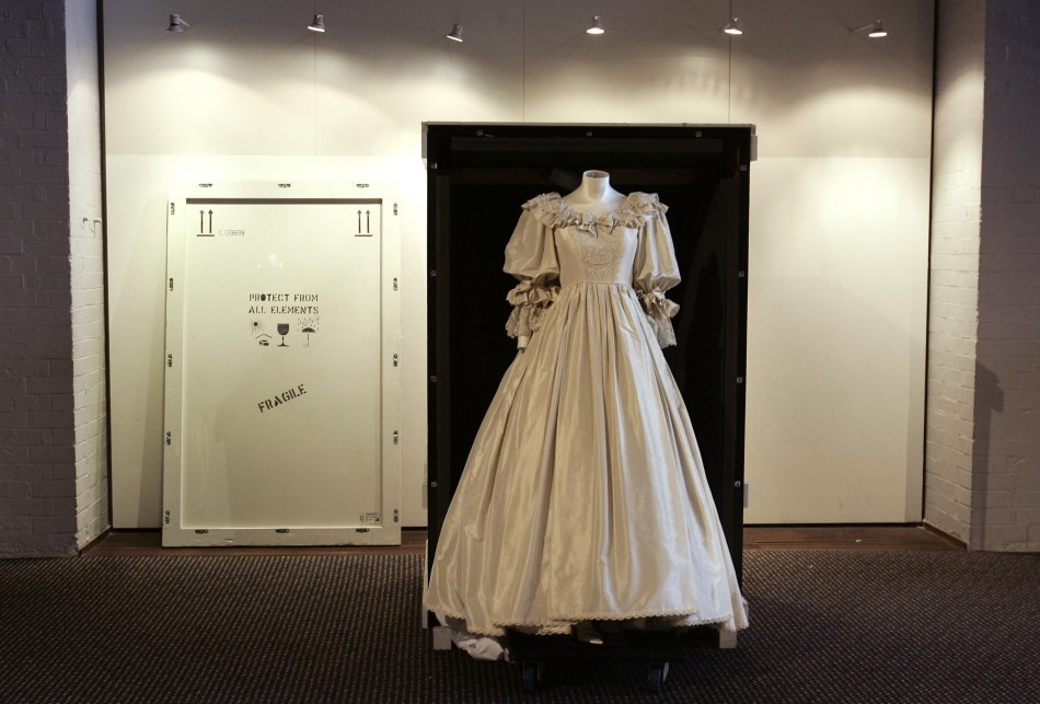Princess Dianas royal wedding gown