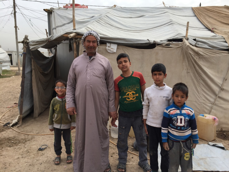 al-Kasnzan displacement camp 