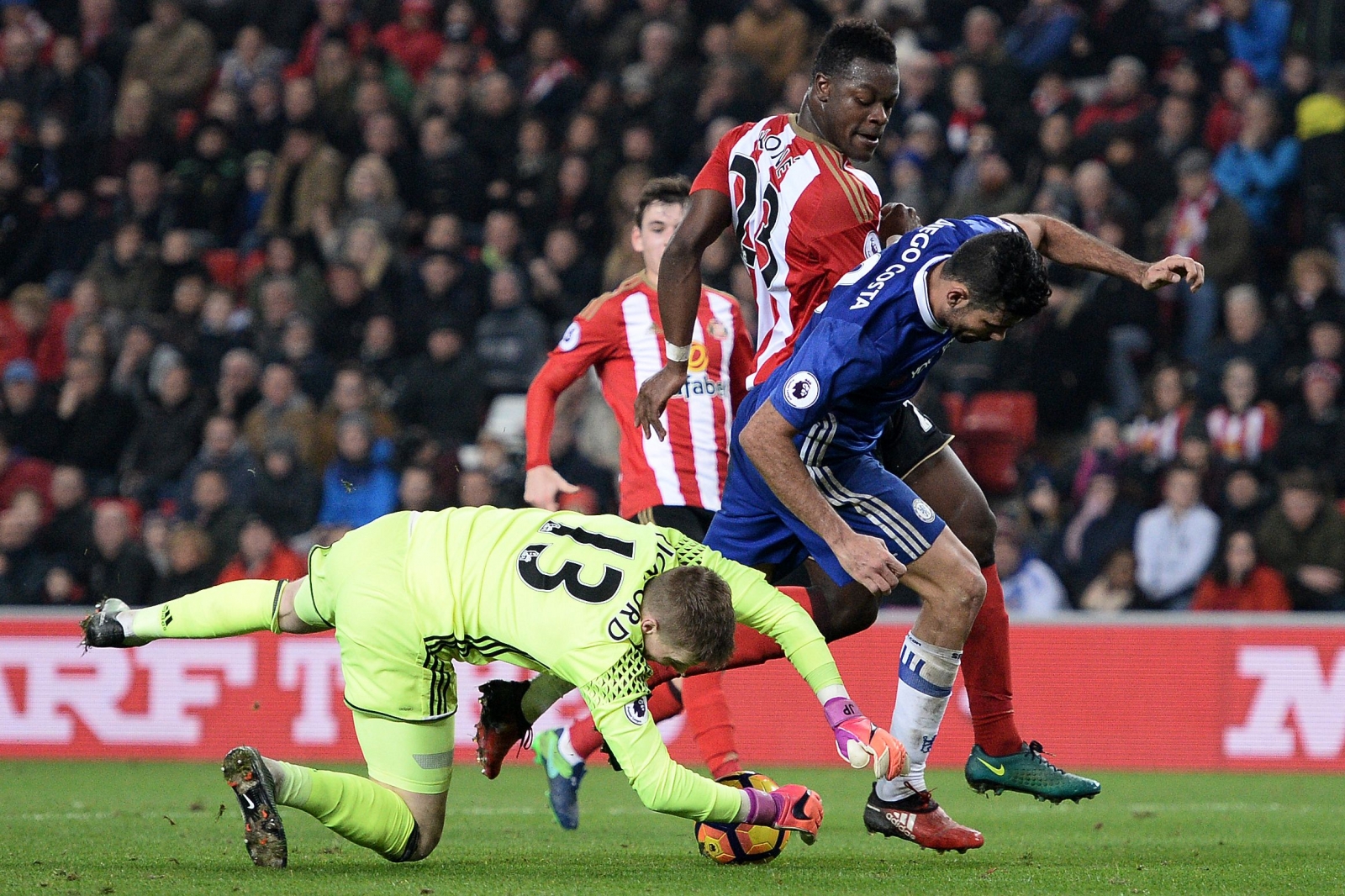 Sunderland 0-1 Chelsea: Cesc Fabregas strike seals 10th ...