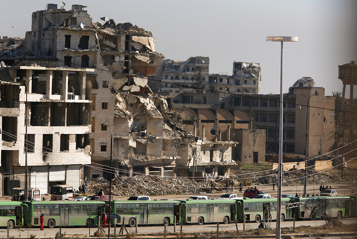 Syria: Thousands Of Civilians And Rebel Fighters Abandon City Of Aleppo ...