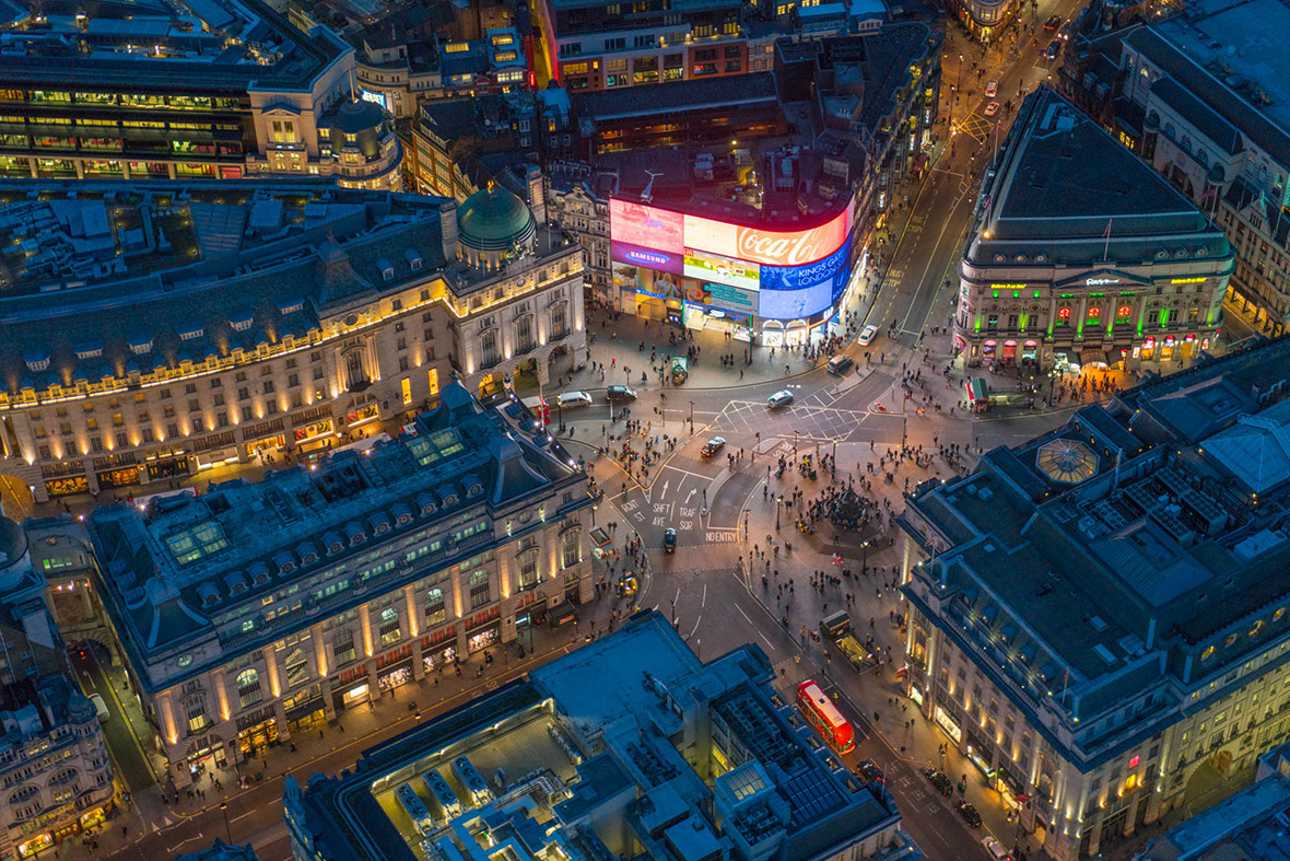 Jason Hawkes's most spectacular aerial photographs of London by night ...