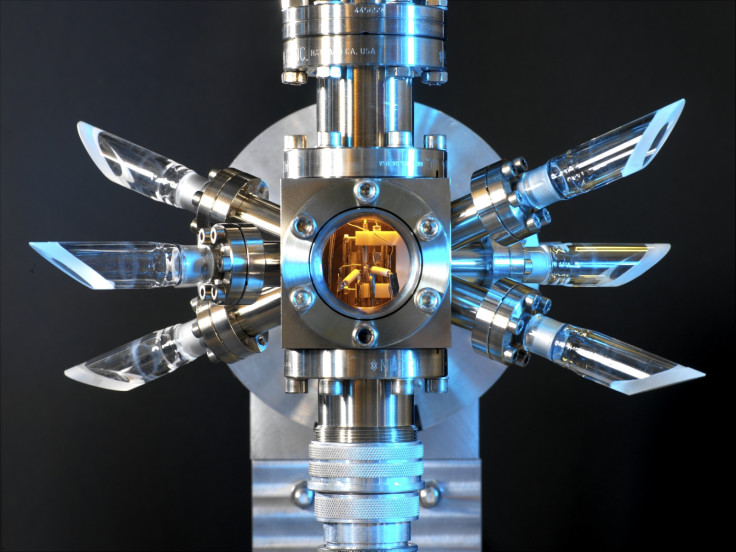 atomic clock leap second