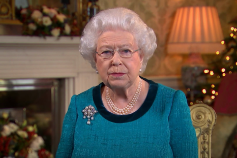 Queen Elizabeth II praises unsung heroes in 2016 Christmas message