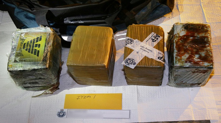 1,100kg of cocaine 