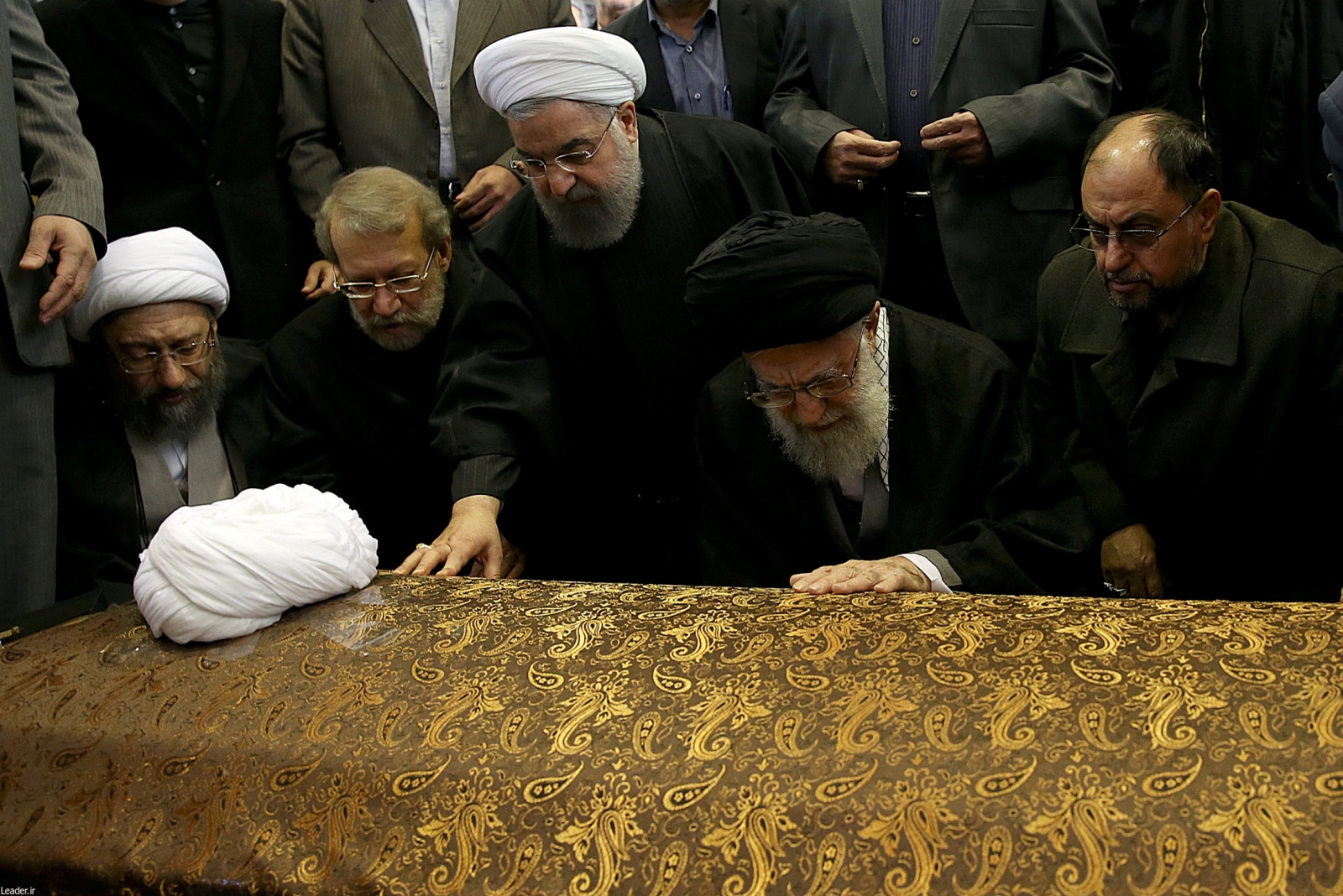 Iran: Thousands of mourners attend funeral of late leader Akbar Hashemi ...