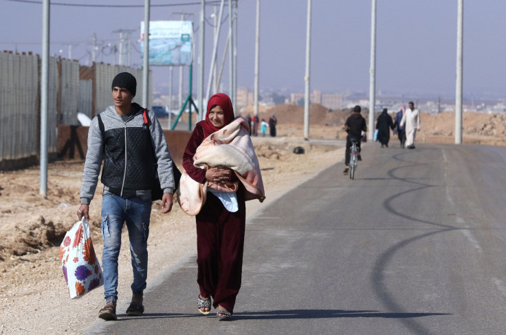 Syrian refugees inside the Jordanian border