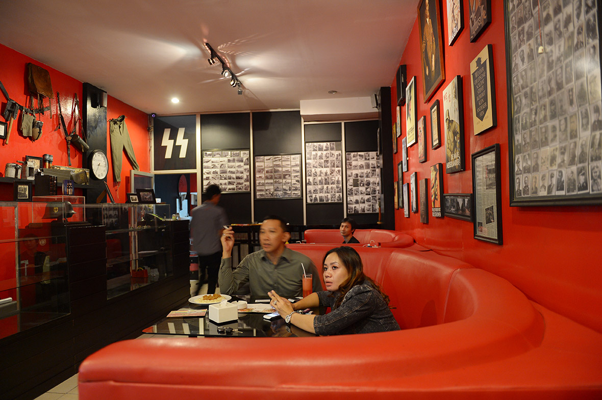 Indonesia Nazi restaurant SoldatenKaffee Bandung