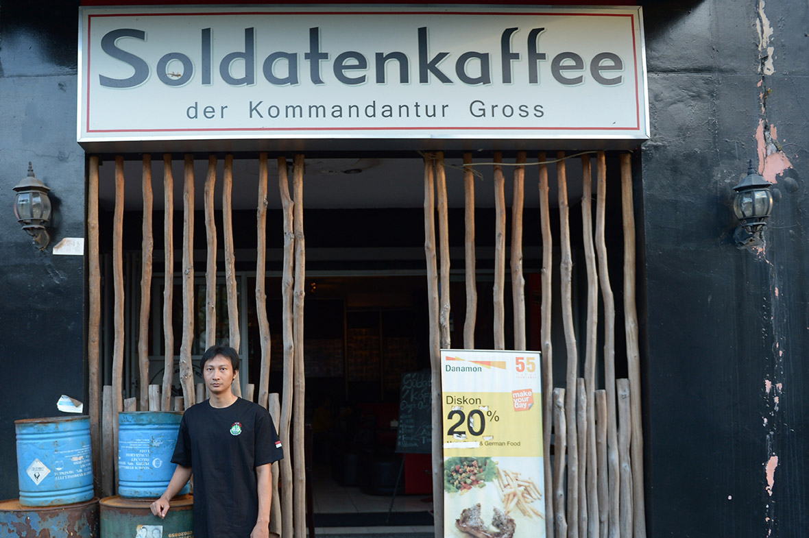 Indonesia Nazi restaurant SoldatenKaffee Bandung