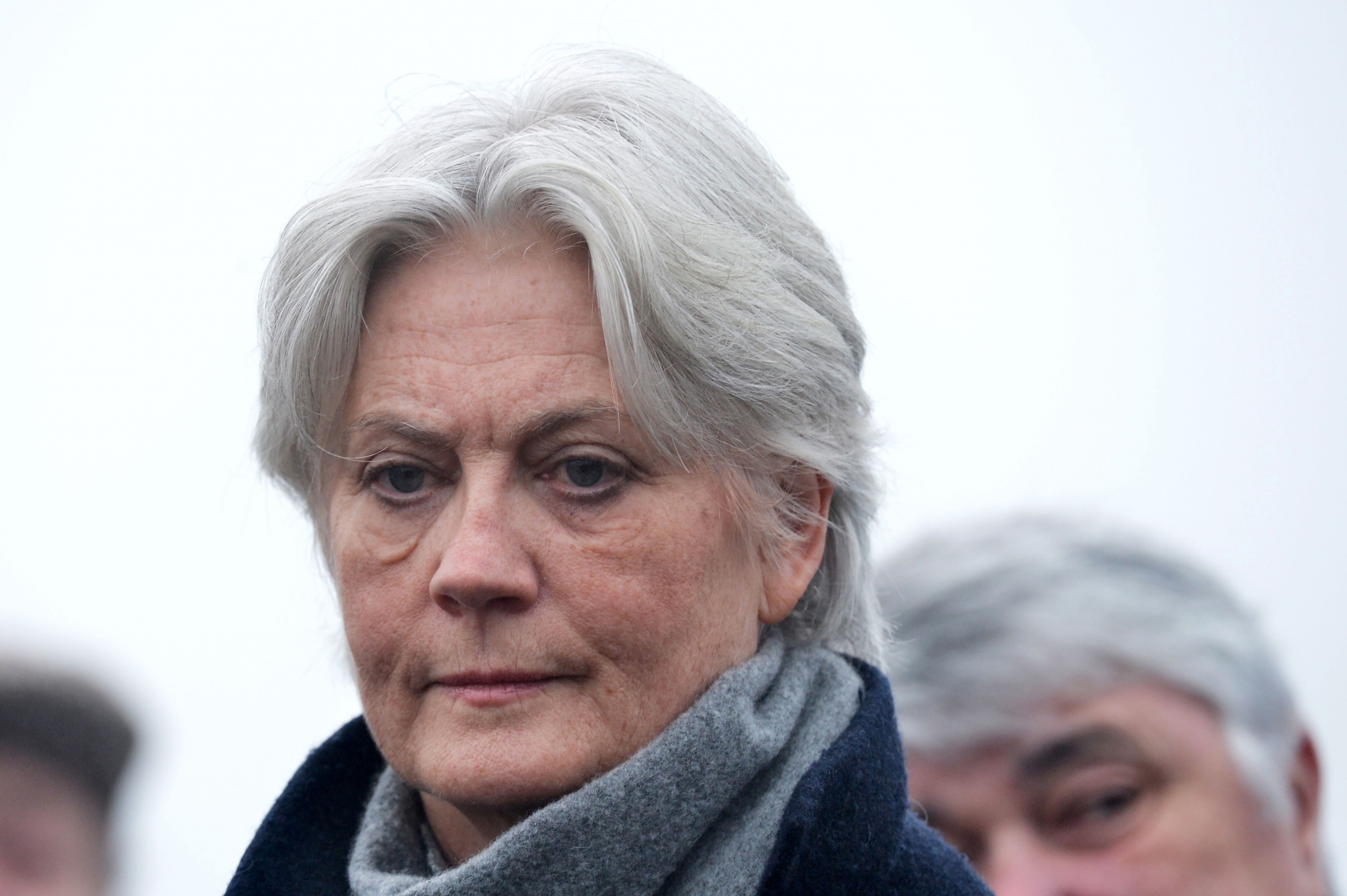 Francois Fillon French presidential frontrunner faces investigation