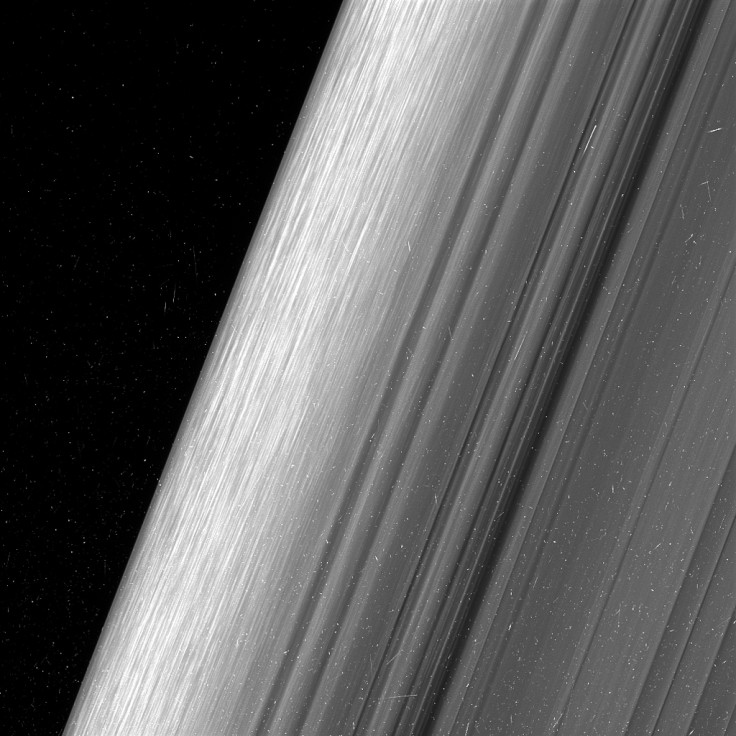 Saturn rings