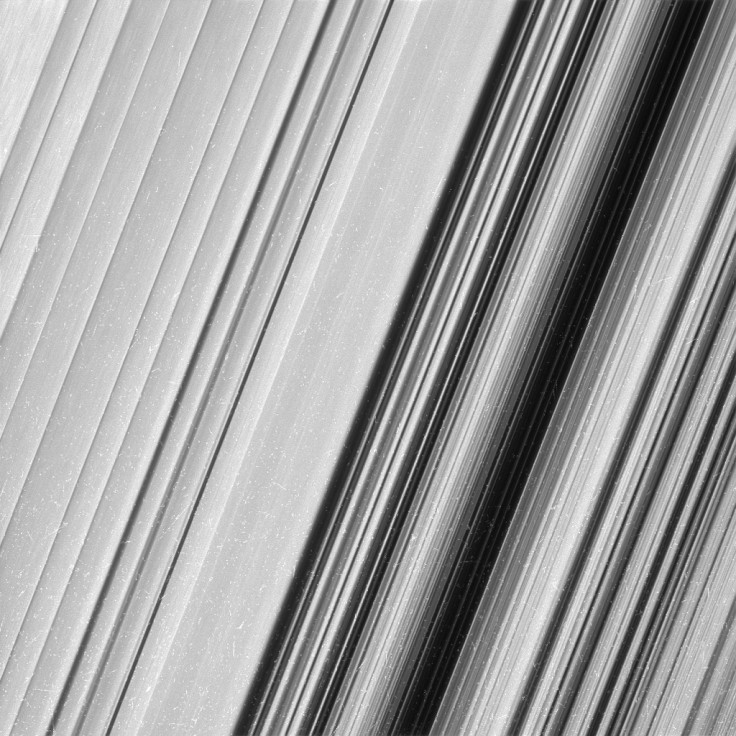 Saturn rings