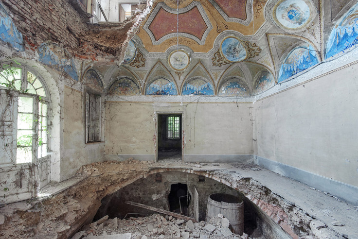 Mirna Pavlovic Dulcis Domus abandoned villas